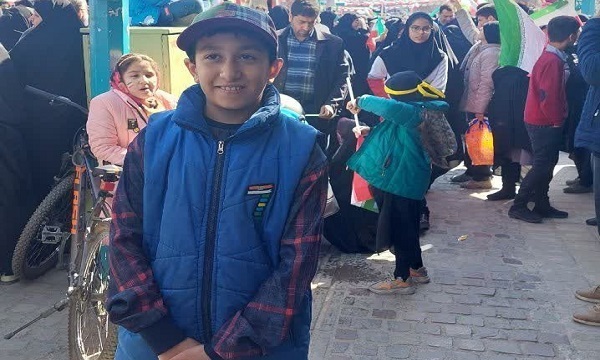فرزندان شهدا در راهپیمایی ۲۲ بهمن حضور یافتند