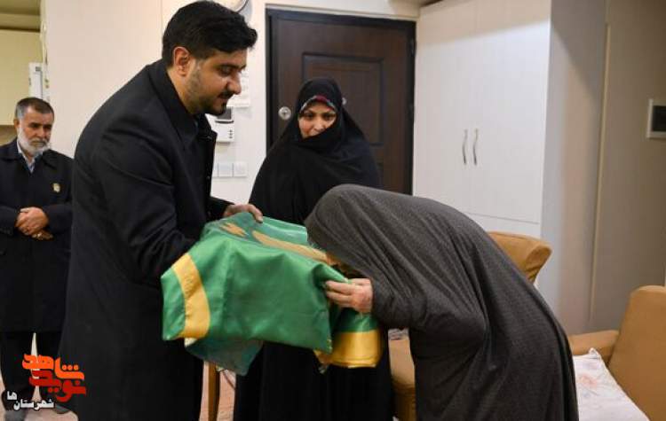 خادمان آستان عبدالعظیم حسنی با خانواده شهدای مدافع حرم و دفاع مقدس دیدار کردند