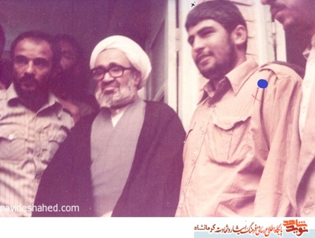 شهید عبدالحسین سمیعی- سمت راست نفر اول