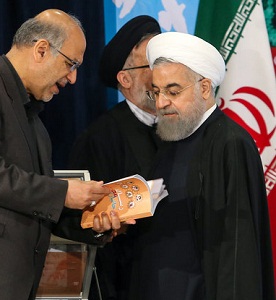 رونمایی از چهار مجموعه کتاب فاخر نشر شاهد در کنگره ملی بزرگداشت شهدا رونمایی از چهار مجموعه کتاب فاخر نشر شاهد در کنگره ملی بزرگداشت شهدا
