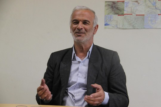تا زندهام از جبهه و مردان ایثارگرش خواهم گفت تا زندهام از جبهه و مردان ایثارگرش خواهم گفت