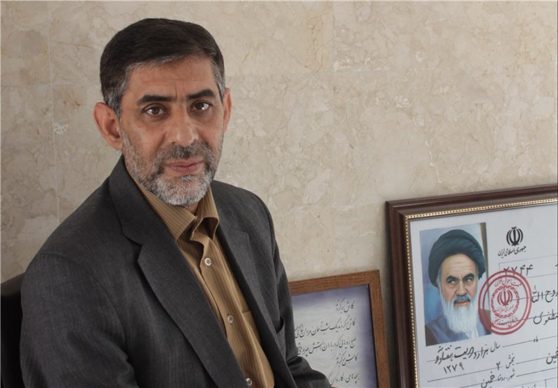 تجلیل از اسوه صبر و انتظار و همسر سردار شهید حسین همدانی تجلیل از اسوه صبر و انتظار و همسر سردار شهید حسین همدانی
