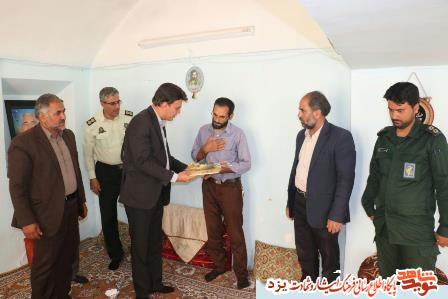 تجلیل از آزادگان شهرستان خاتم+ تصویر تجلیل از آزادگان شهرستان خاتم+ تصویر