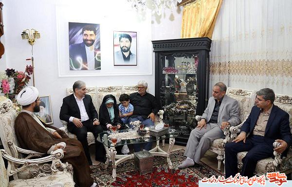 گزارش تصویری دیدار استاندار آذربایجان شرقی با خانواده شهید منا جلالی گزارش تصویری دیدار استاندار آذربایجان شرقی با خانواده شهید منا جلالی