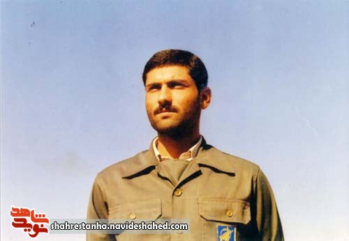 خنده و سرنیزه
