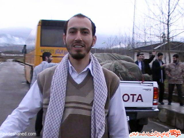 تو که مرگ را به سخره گرفتی/شهید مدافع حرم گیلان فرهاد خوشهبر تو که مرگ را به سخره گرفتی/شهید مدافع حرم گیلان فرهاد خوشهبر