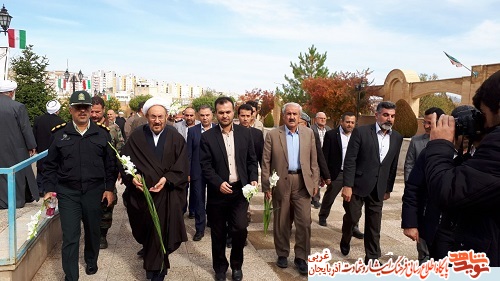 مزار شهدای بوکان غبارروبی و گلباران شد+ تصاویر