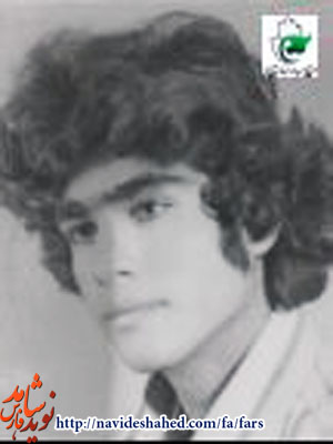 پدر منتظر پوشیدن لباس دامادی «احمد» بود پدر منتظر پوشیدن لباس دامادی «احمد» بود
