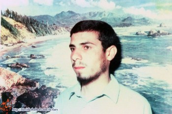 مؤمن را ايمانش حفظ می کند