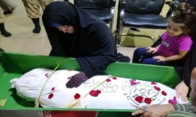 دیدار همرزمان پس از ۳۴ سال در معراج الشهدا دیدار همرزمان پس از ۳۴ سال در معراج الشهدا