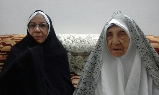 مادر شهیدان اسماعیلزاده، صد ساله شد/بازگویی خاطرات جنگ شوروی، دوره رضاخان و کشف حجاب مادر شهیدان اسماعیلزاده، صد ساله شد/بازگویی خاطرات جنگ شوروی، دوره رضاخان و کشف حجاب