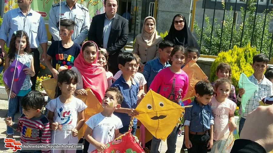 پرواز بادبادک ها در آسمان فیروزکوه با حضور کودکان شاهد و ایثارگر