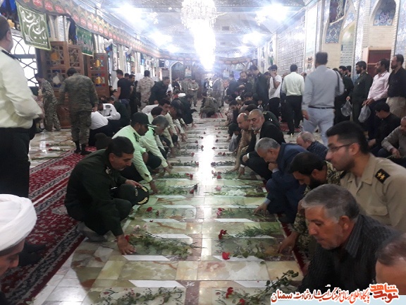 گلباران گلزار شهدای سمنان به مناسبت هفته دفاع مقدس گلباران گلزار شهدای سمنان به مناسبت هفته دفاع مقدس