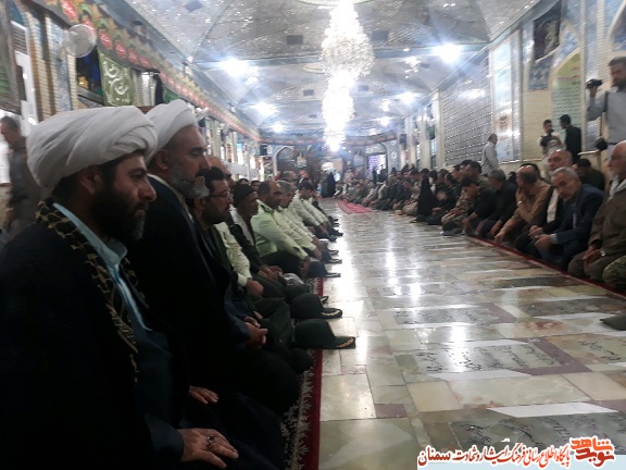 گلباران گلزار شهدای سمنان به مناسبت هفته دفاع مقدس گلباران گلزار شهدای سمنان به مناسبت هفته دفاع مقدس