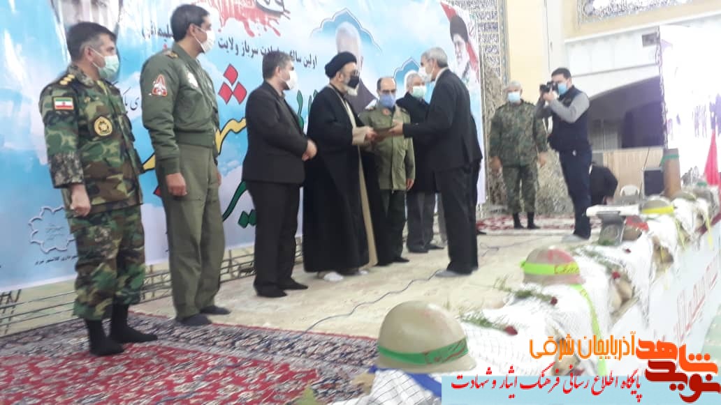 گزارش تصویری/ تجلیل و تکریم خانواده های معظم شهدای مدافع حرم  در سالروز شهادت سردار دلها سپهبد شهید حاج قاسم سلیمانی