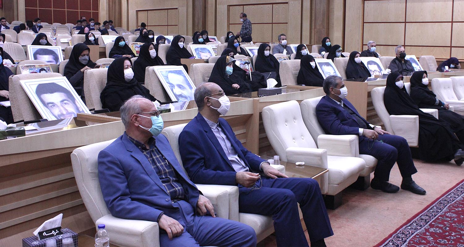 زنان شهید و جانباز جلوههایی از ایثار و مقاومت هستند زنان شهید و جانباز جلوههایی از ایثار و مقاومت هستند