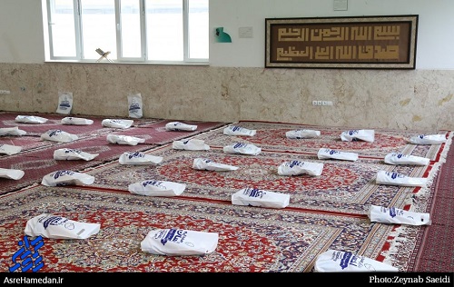توزیع 1500 بسته معیشتی توسط گروه جهادی شهید همدانی توزیع 1500 بسته معیشتی توسط گروه جهادی شهید همدانی
