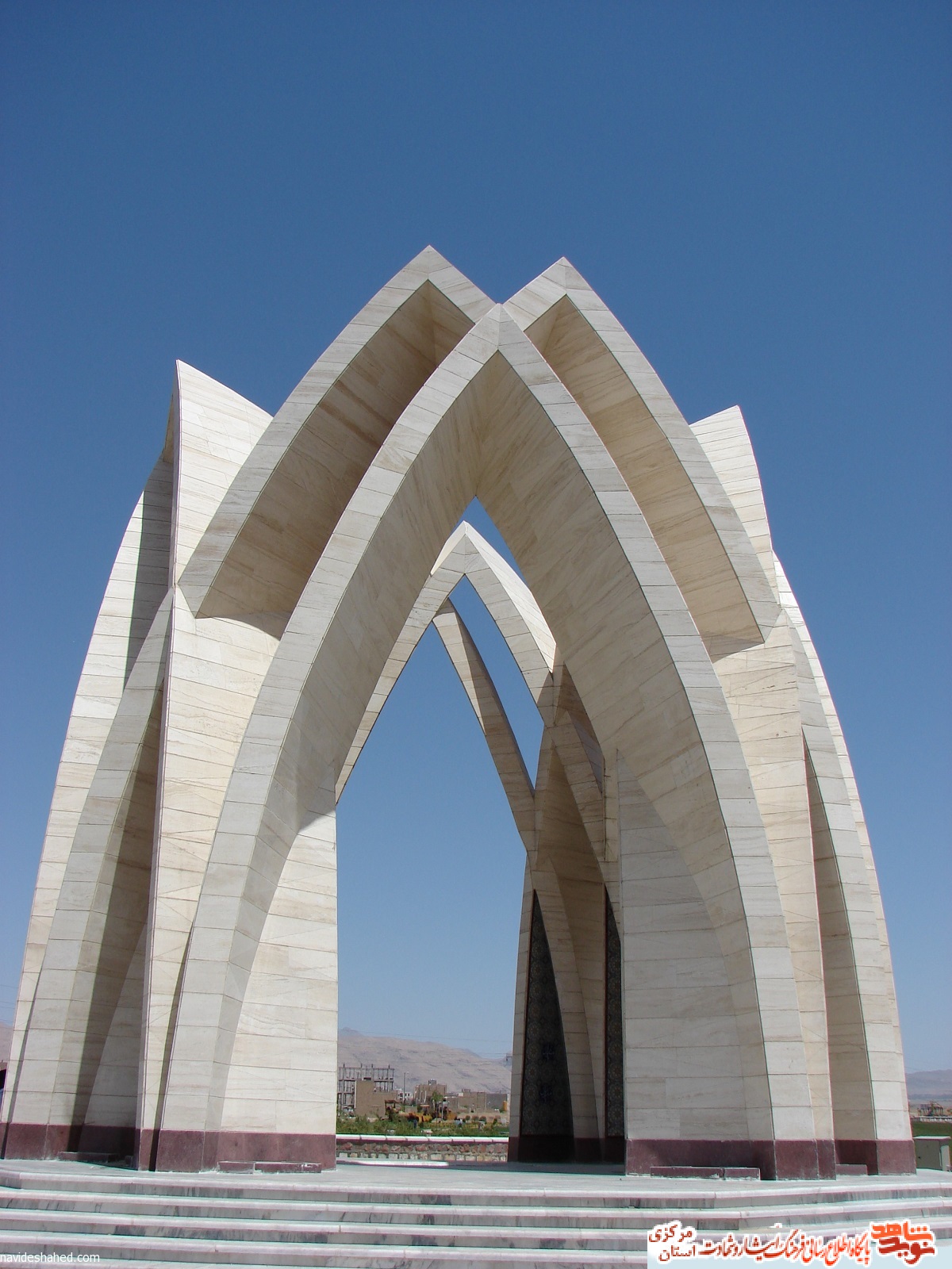 معرفی 5 شهید گمنام مصلی امام خمینی (ره) شهر دلیجان معرفی 5 شهید گمنام مصلی امام خمینی (ره) شهر دلیجان