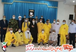 ما از آزادگان انتظار شفاعت داریم ما از آزادگان انتظار شفاعت داریم