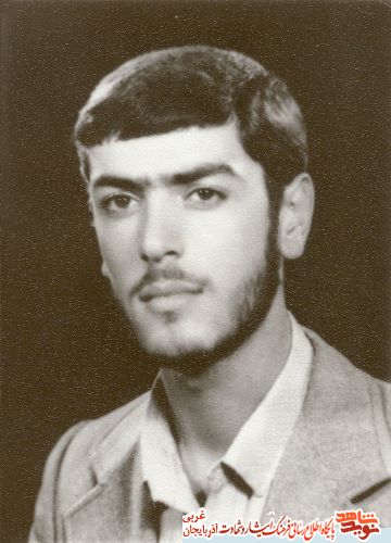 با گریه و التماس از فرماندهان اجازه حضور در میدان را می گرفت