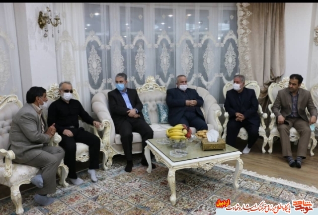 گزارش تصویری |به مناسبت گرامیداشت هفته دفاع مقدس مدیر کل بنیاد شهید استان اردبیل از خانواده شهدا و جانبازان دیدار و داجوئی کرد