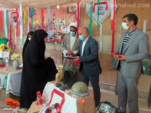 باید اهداف شهدا را به نسل جوان منتقل کنیم که ادامه دهنده راه شهدا باشند