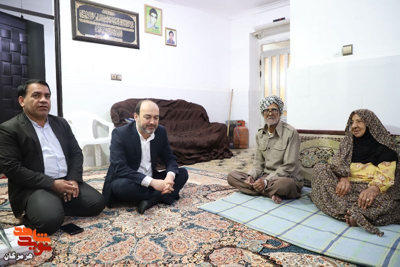 دیدار استاندار هرمزگان با خانواده معظم شهدا