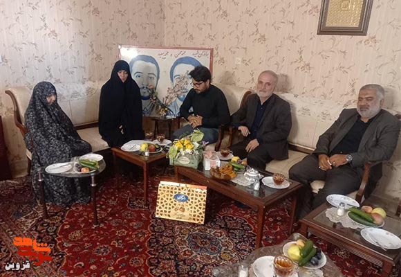 کارکنان بنیاد محتاج دعای خیر خانواده شهدا و ایثارگران هستند