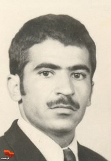 معلمی که به هنگام پایین کشیدن مجسمه شاه شهید شد