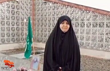 حضرت زینب (س) دستی به پشتم کشید