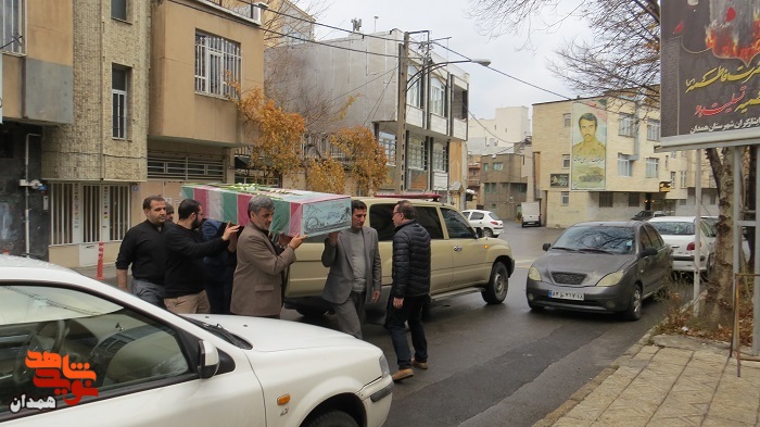 گزارش تصویری| شهید گمنام میهمان بنیاد شهید شهرستان همدان شد