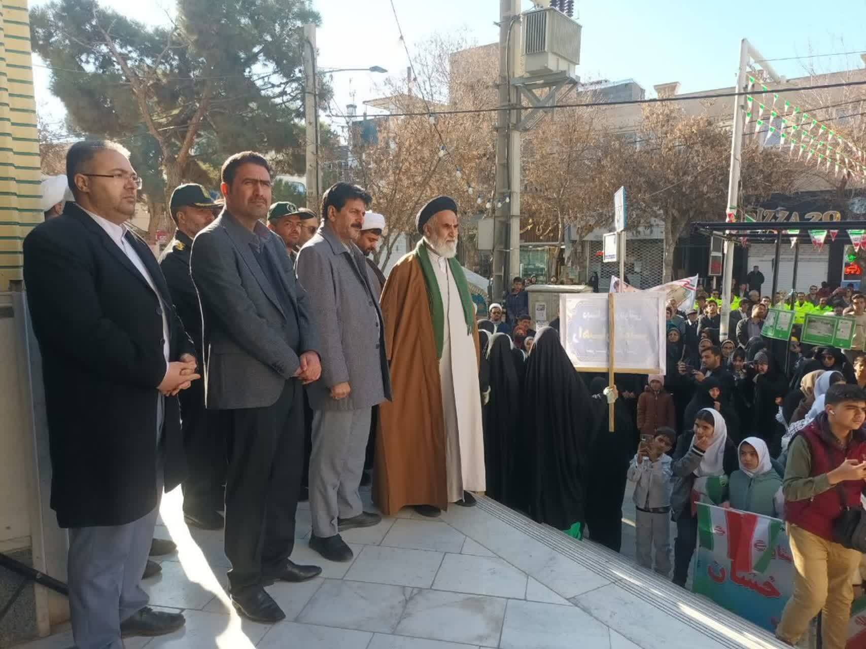 گزارش تصویری/ گلباران تمثال مبارک امام خمینی (ره) بنیانگذار کبیر انقلاب اسلامی 