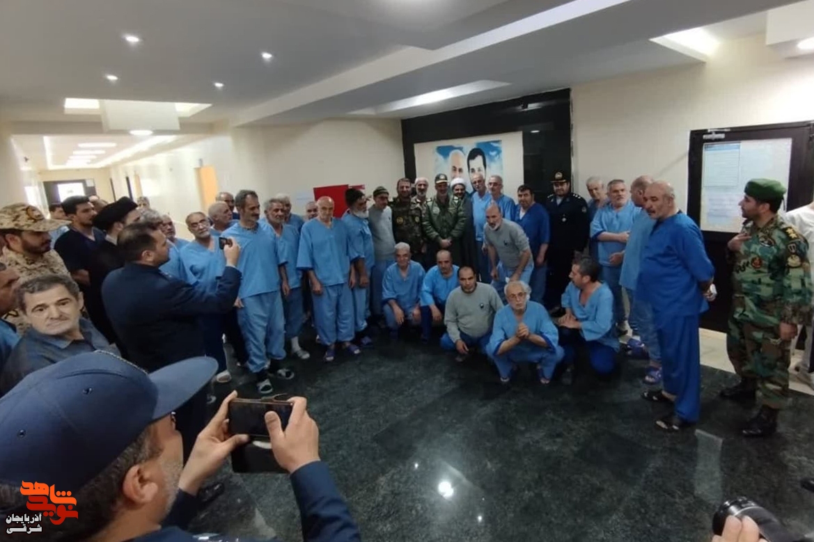 فرماندهان ارتش از جانبازان بستری در بیمارستان فجر عیادت کردند + تصاویر فرماندهان ارتش از جانبازان بستری در بیمارستان فجر عیادت کردند + تصاویر