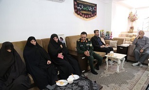 زنده نگهداشتن یاد شهدا رکن اساسی برای مقابله با طوفان تبلیغات دشمن است زنده نگهداشتن یاد شهدا رکن اساسی برای مقابله با طوفان تبلیغات دشمن است