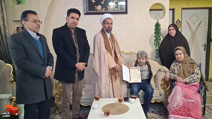 گزارش تصویری/ تجلیل و دیدار از خانواده شهدا