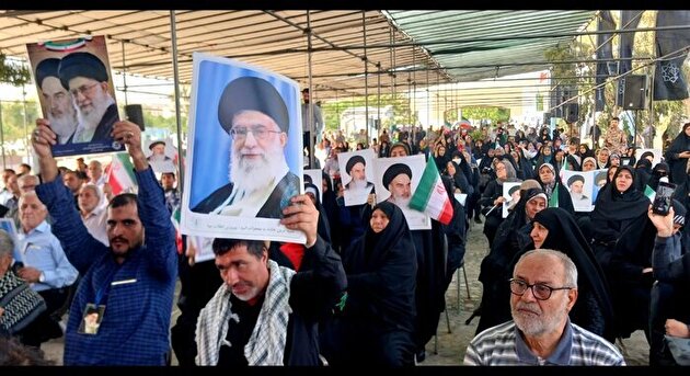 گرامیداشت شهدای قیام ۱۵ خرداد و گلباران مزار شهدا + تصاویر