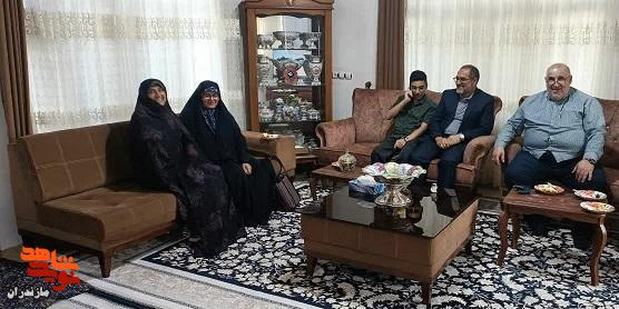 دیدار مدیر کل بنیاد شهید و امور ایثارگران مازندران با خانواده شهید «سید عبدالله حسینی» در رامسر