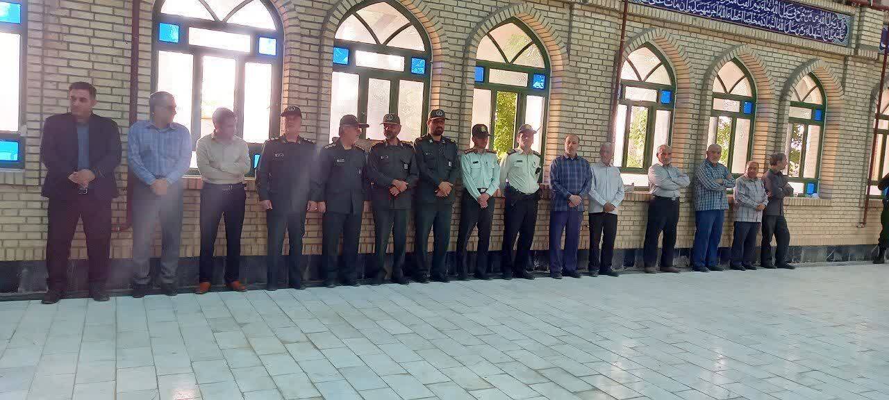 به مناسبت گرامی داشت آزاد سازی خرمشهر مزار شهدا عطرافشانی شد