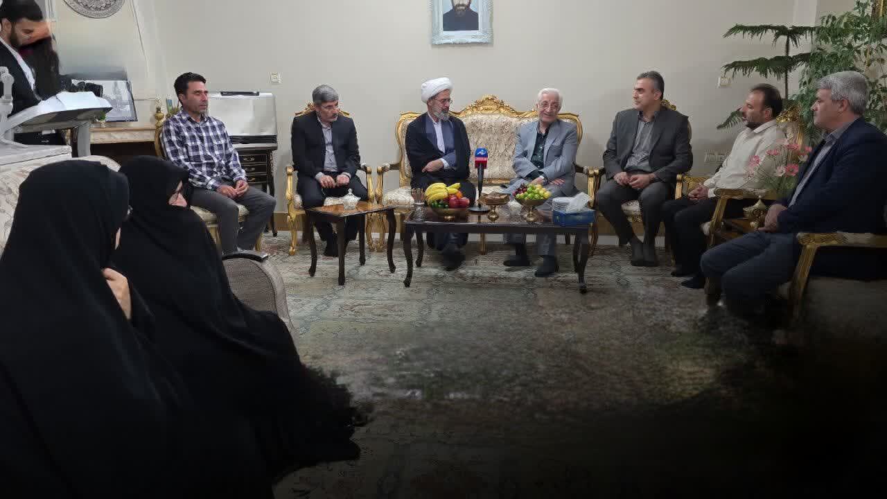 شهدا به برکت نور الهی عزیز شدند 