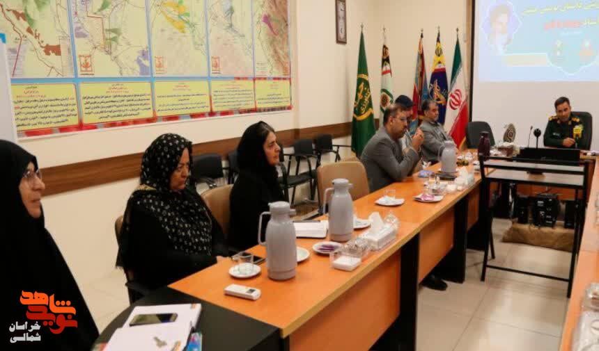 تصاویر/رونمایی از دو عنوان کتاب نویسندگان دفاع مقدس و مقاومت خراسان شمالی