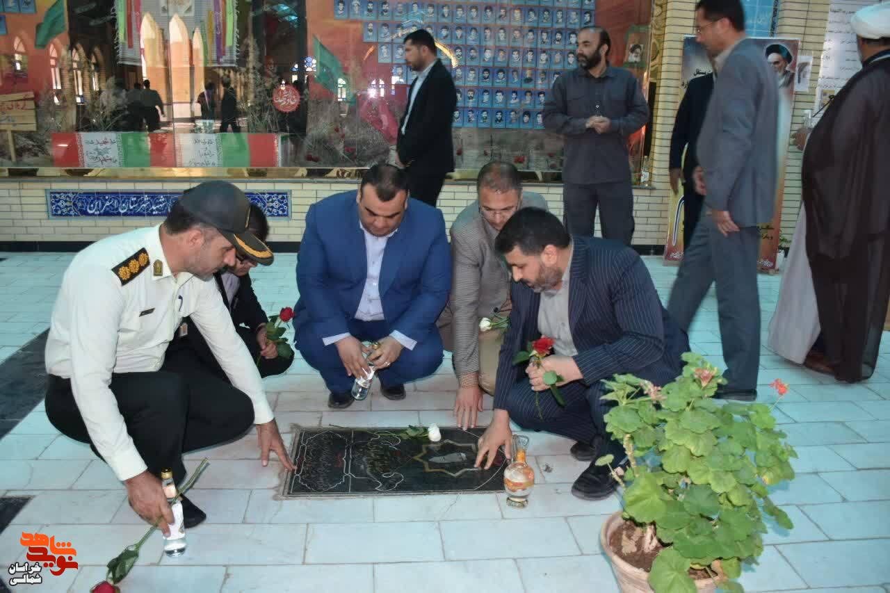 گلزار شهدای شهرستان اسفراین عطر افشانی شد