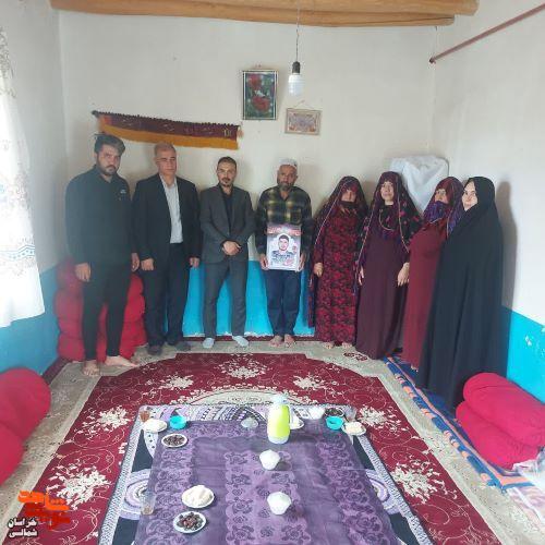 روزفراخ معاون تعاون  بنیاد شهید میهمان خانواده‌های شهدای خراسان شمالی شد