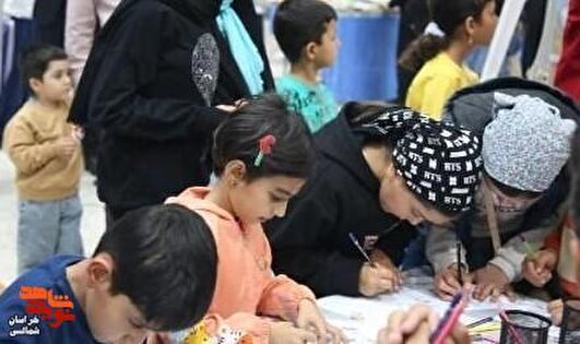 غرفه نقاشی سبب آشنایی نسل جدید با ارزش‌های دفاع مقدس می‌شود