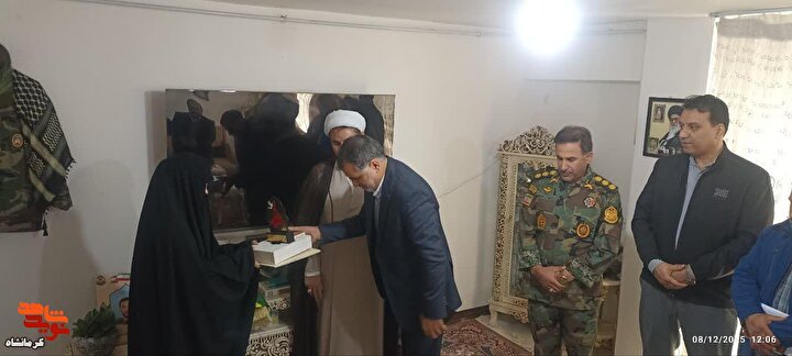 تجلیل از خانواده شهید «سعید رنجبر» در سالروز ولادت حضرت فاطمه (س) +تصاویر