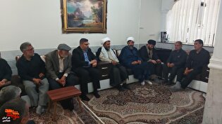 پدر و مادر شهید، یک برکت الهی در میان ما هستند