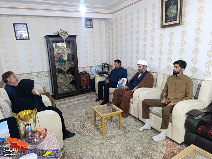 دیدار با خانواده شهید ناو دنا استوار دوم «یونس نظرزاده»+ تصاویر