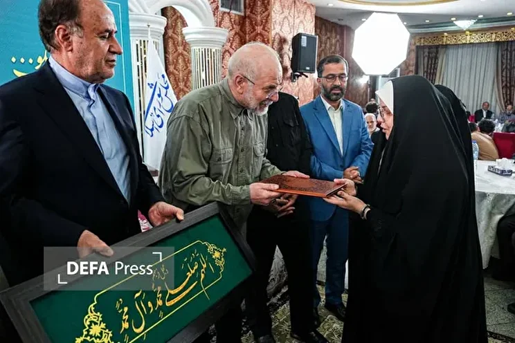 رئیس مجلس از فرزند سپهبد شهید باقری تجلیل کرد