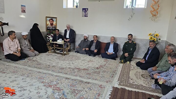 دیدار استاندار خراسان شمالی با خانواده شهید «عباسعلی خیرخواه مقدم»