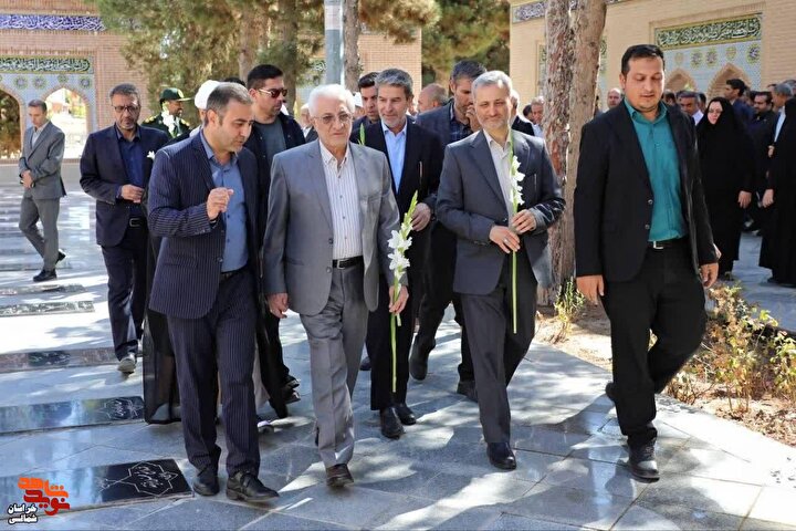 عطرافشانی گلزار مطهر شهدای شهرستان گرمه با حضور استاندار+ تصاویر