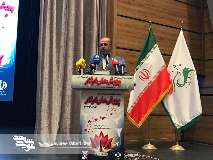 بیش از ۹ هزار و ۳۰۰ دانش‌آموز در پویش «من می‌نویسم» مشارکت کردند